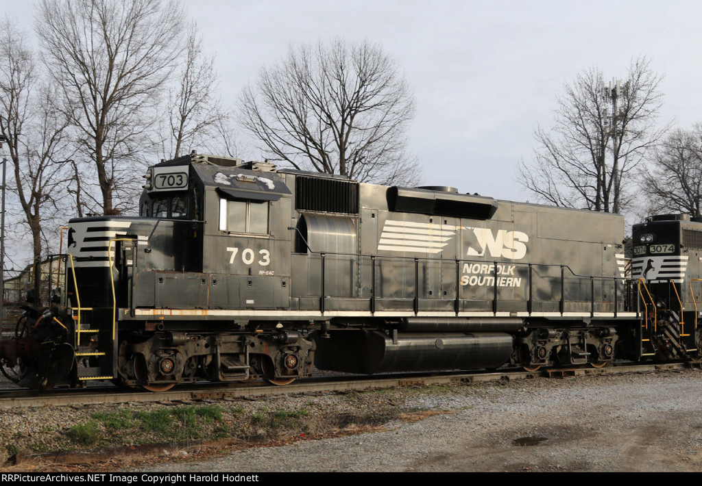 NS 703